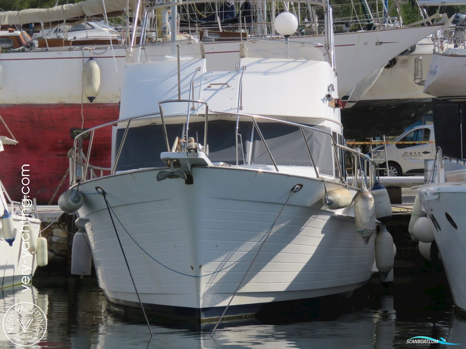 Jianguhua Marine Nautica 44 Classic Motorboot 2002, mit Cummins 6 BT 5.9l M motor, Frankreich