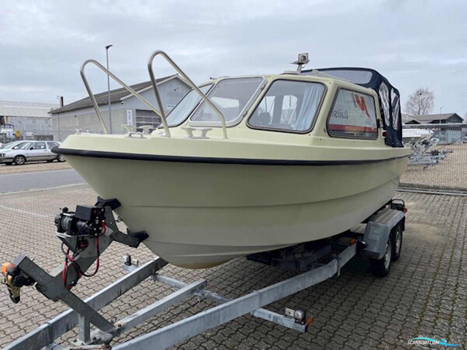 JOFA WINTH 555 HT med 90 hk Honda-EFI 4 takt og 1600 kg Brenderup bådtrailer