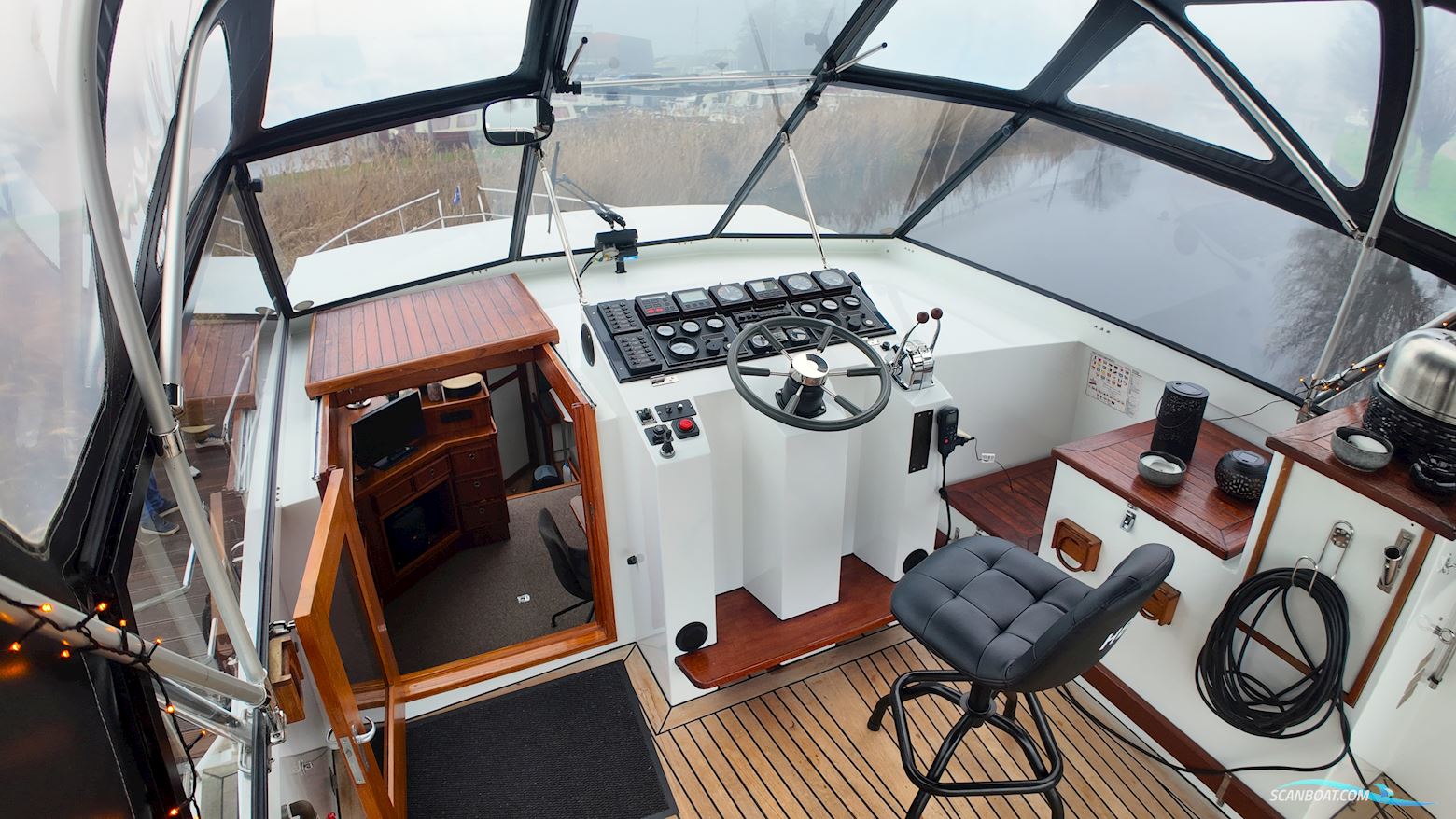 Kappa Terkaple (casco), Interieur bij Sikkema en de Vries te Irnsum Kappa Terkaple (casco), Interieur bij Sikkema en de Vries te Irnsum Skorpion 12.0