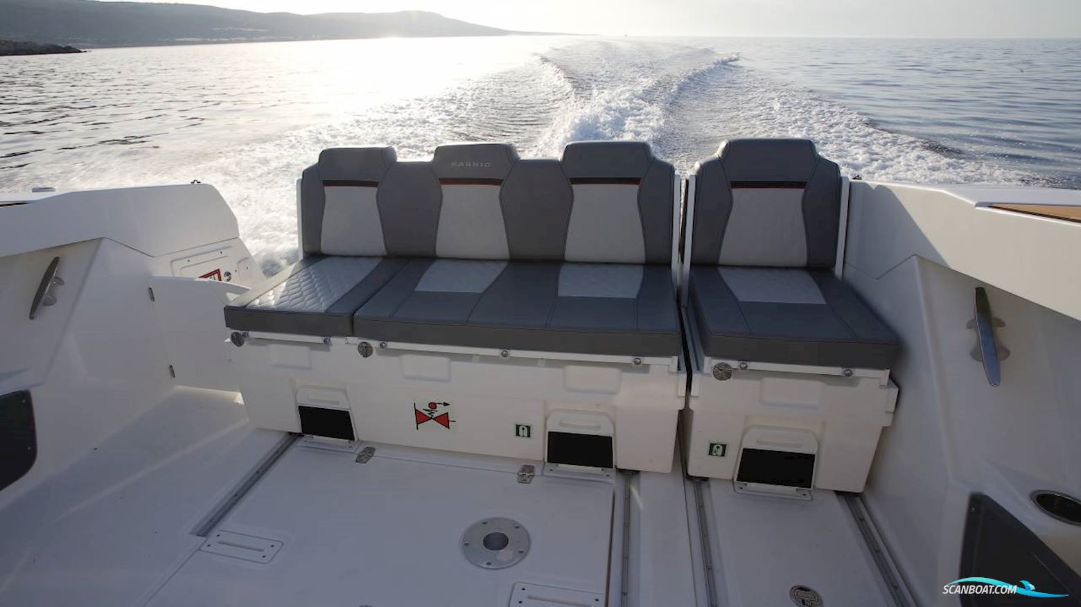 Karnic SL800 - F375 XTO - V8 Yamaha/Udstyr