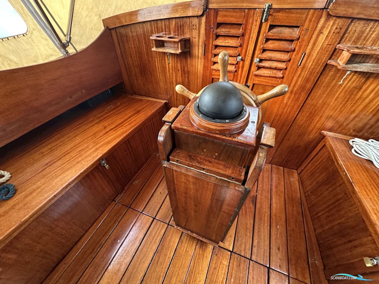 Klassisk Mahogni motorbåd/sejler