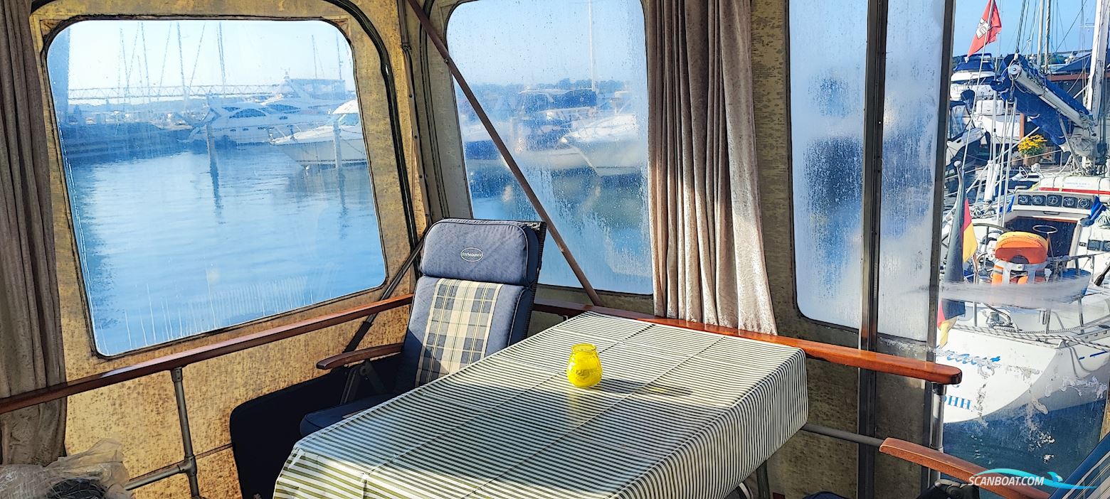 Klassisk tysk motor yacht