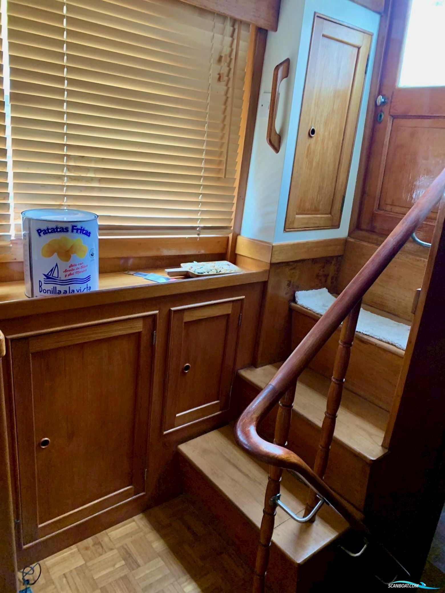 KONG AND HALVERSEN HK ISLAND GYPSY 44