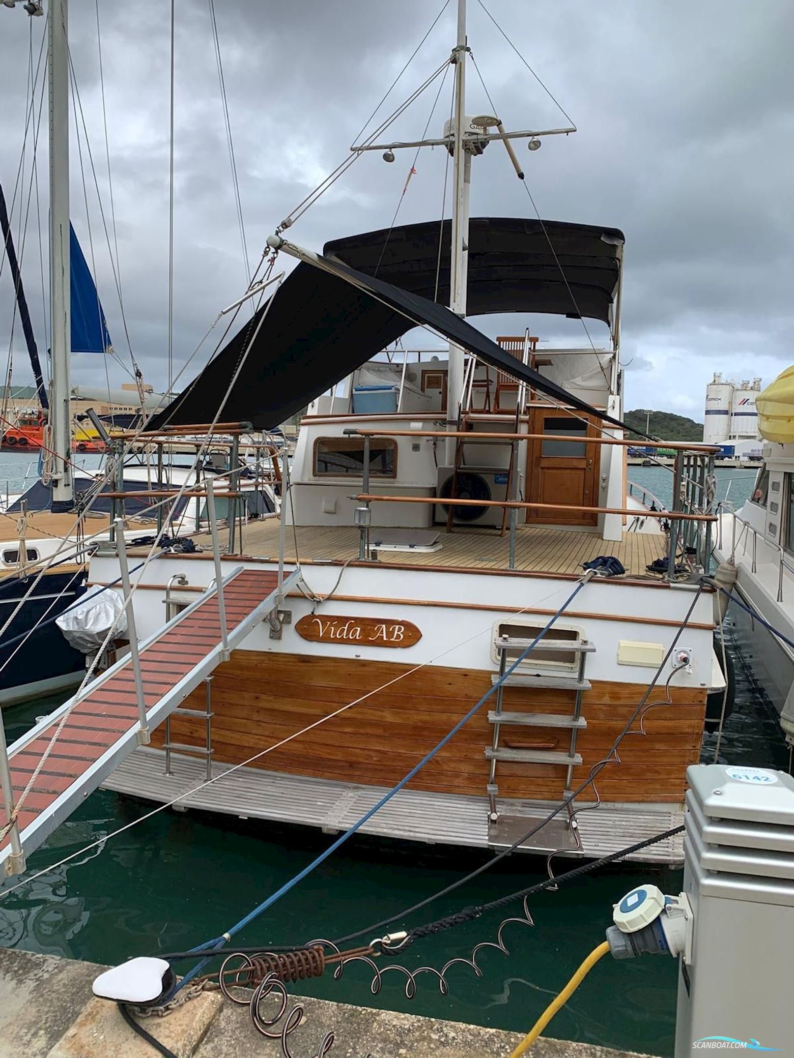 Kong And Halversen HK Island Gypsy 44