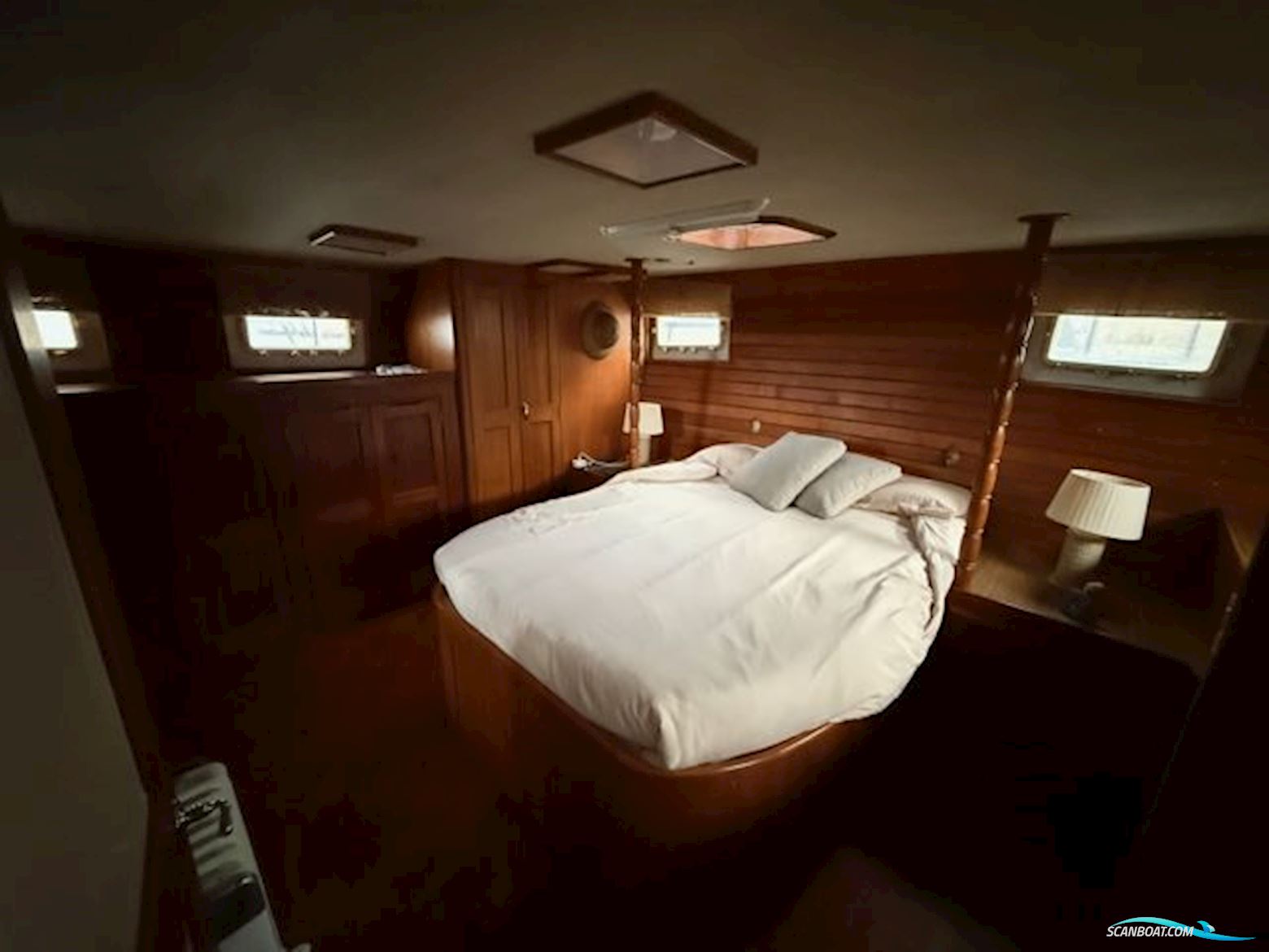 Kong And Halversen HK Island Gypsy 44