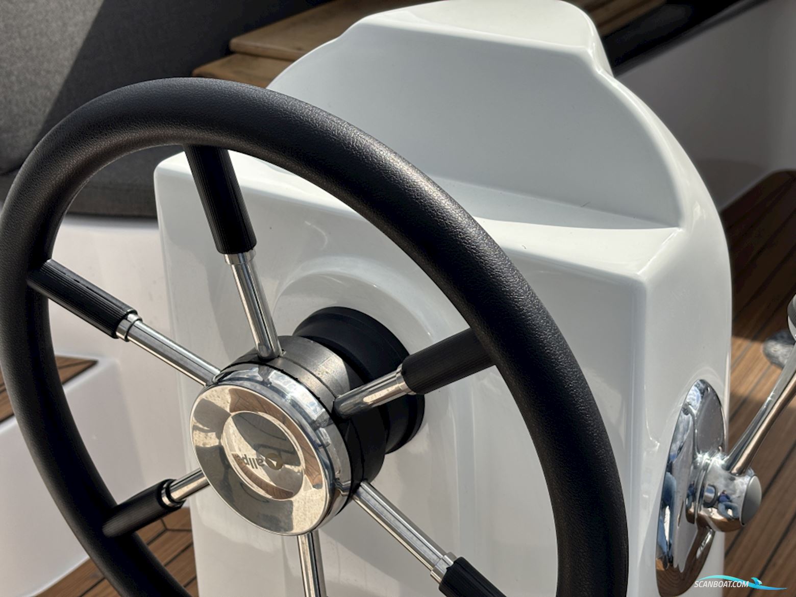 Lago Amore 570 Tender