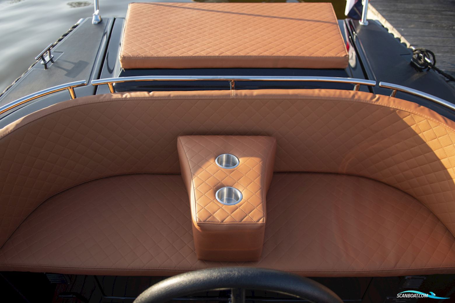 Lago Amore 595 Tender