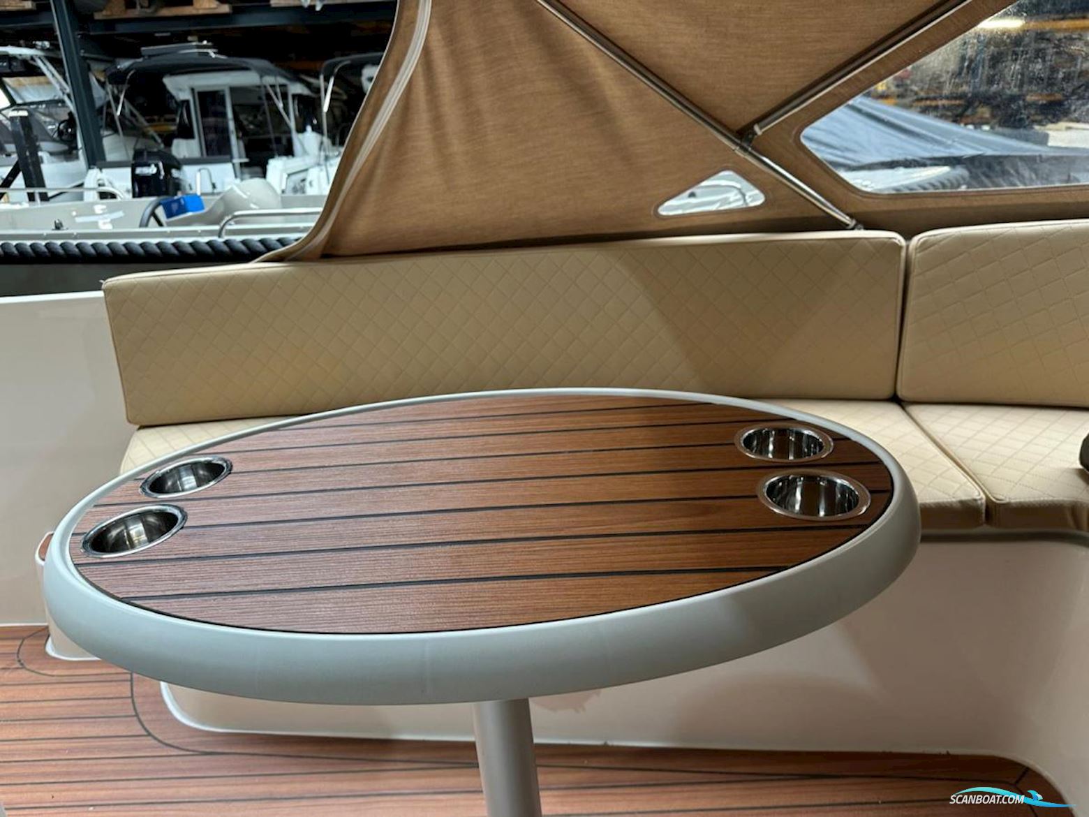 Lago Amore 595 Tender