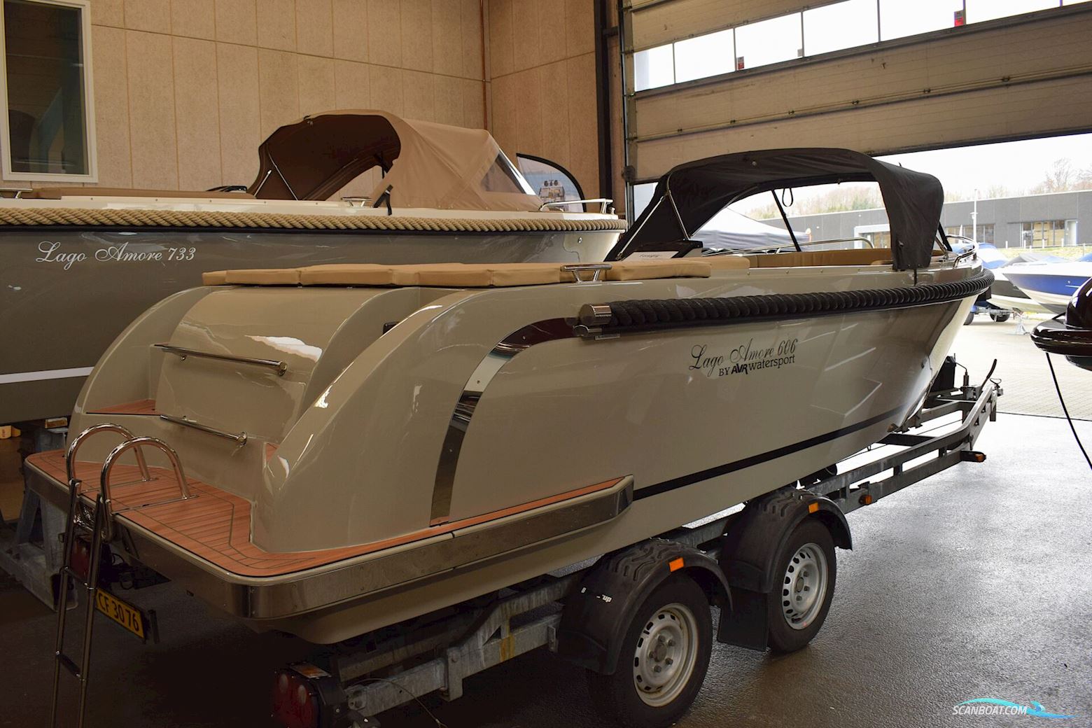 Lago Amore 606 Tender