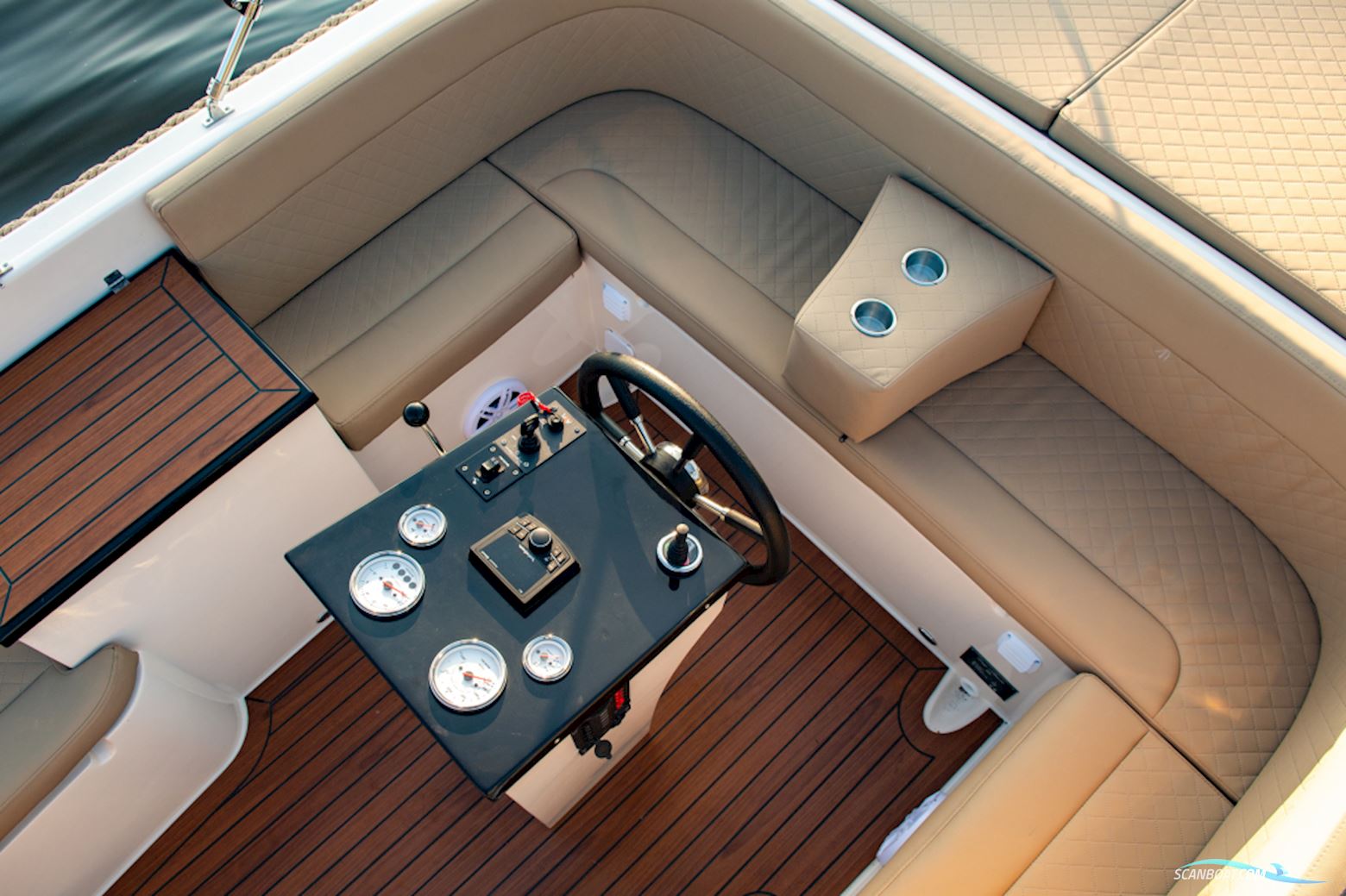 Lago Amore 633 Tender