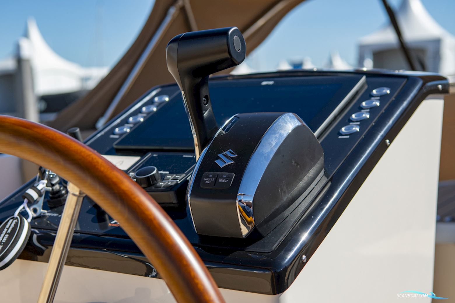 Lago Amore 733 Tender