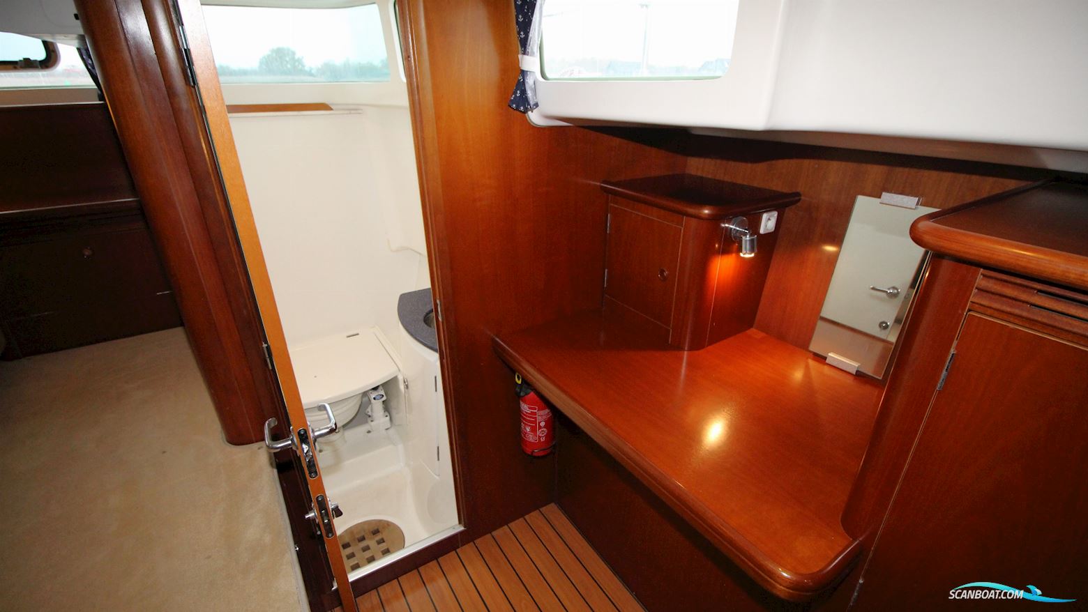 Lagoon 43 Power 3 cabins 