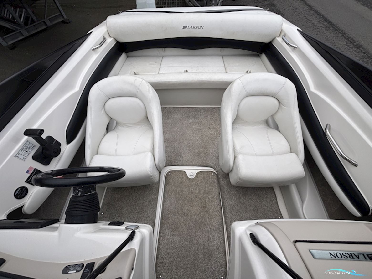 Larson 180 Sport Bowrider