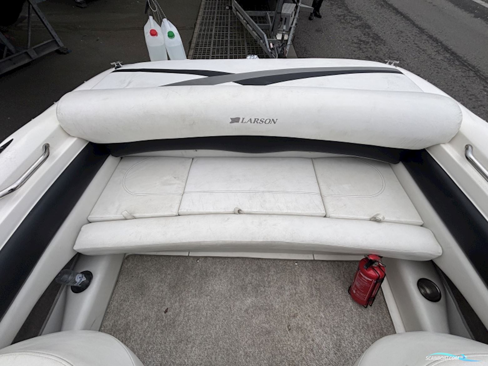 Larson 180 Sport Bowrider