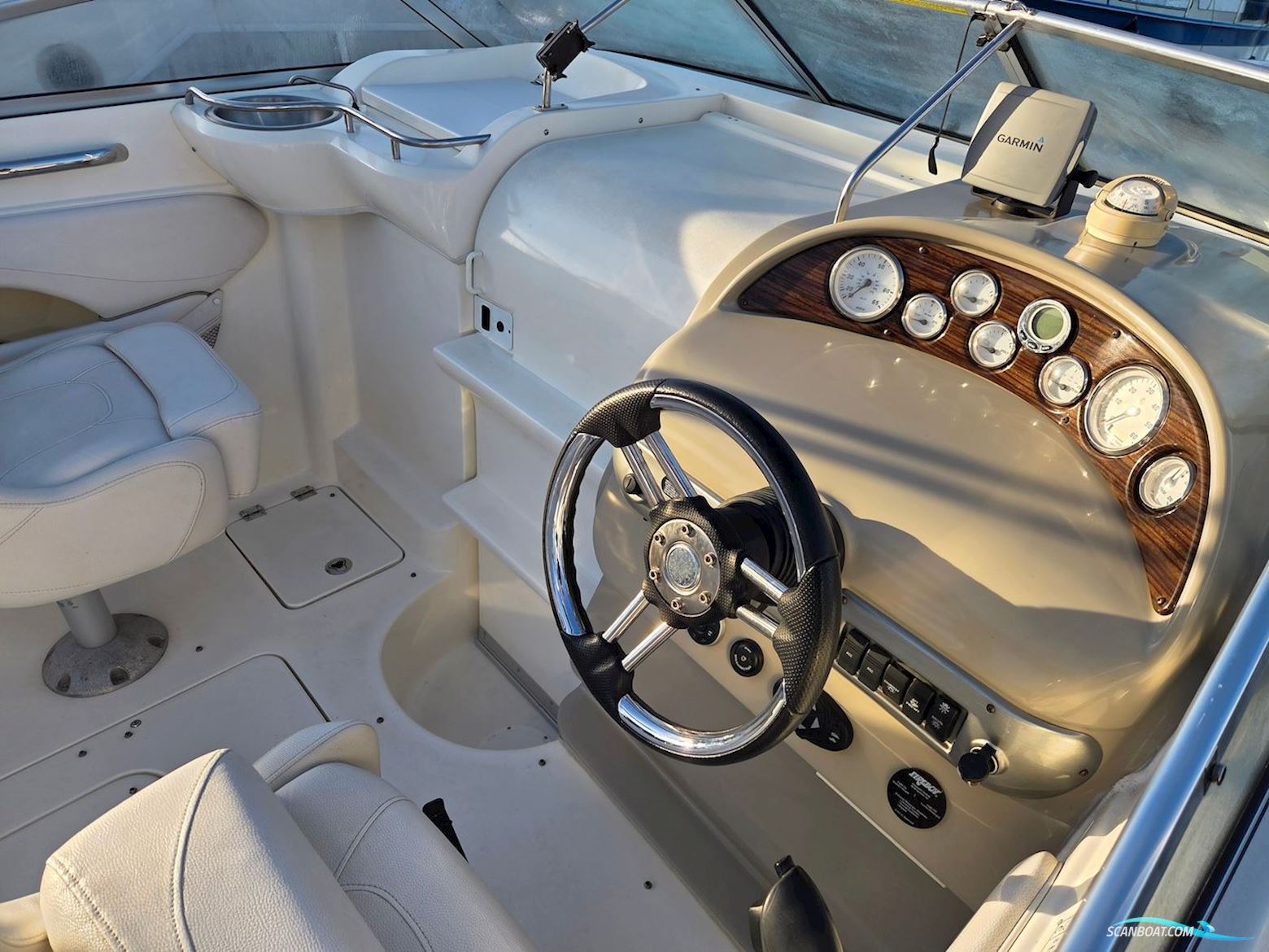 Larson 220 Cabrio Cuddy