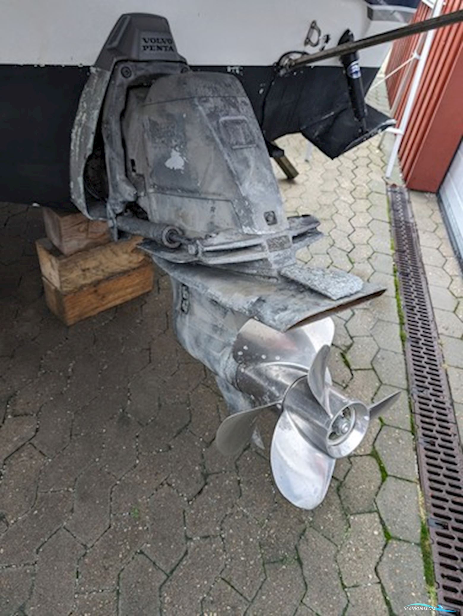 Larson Cabrio 240