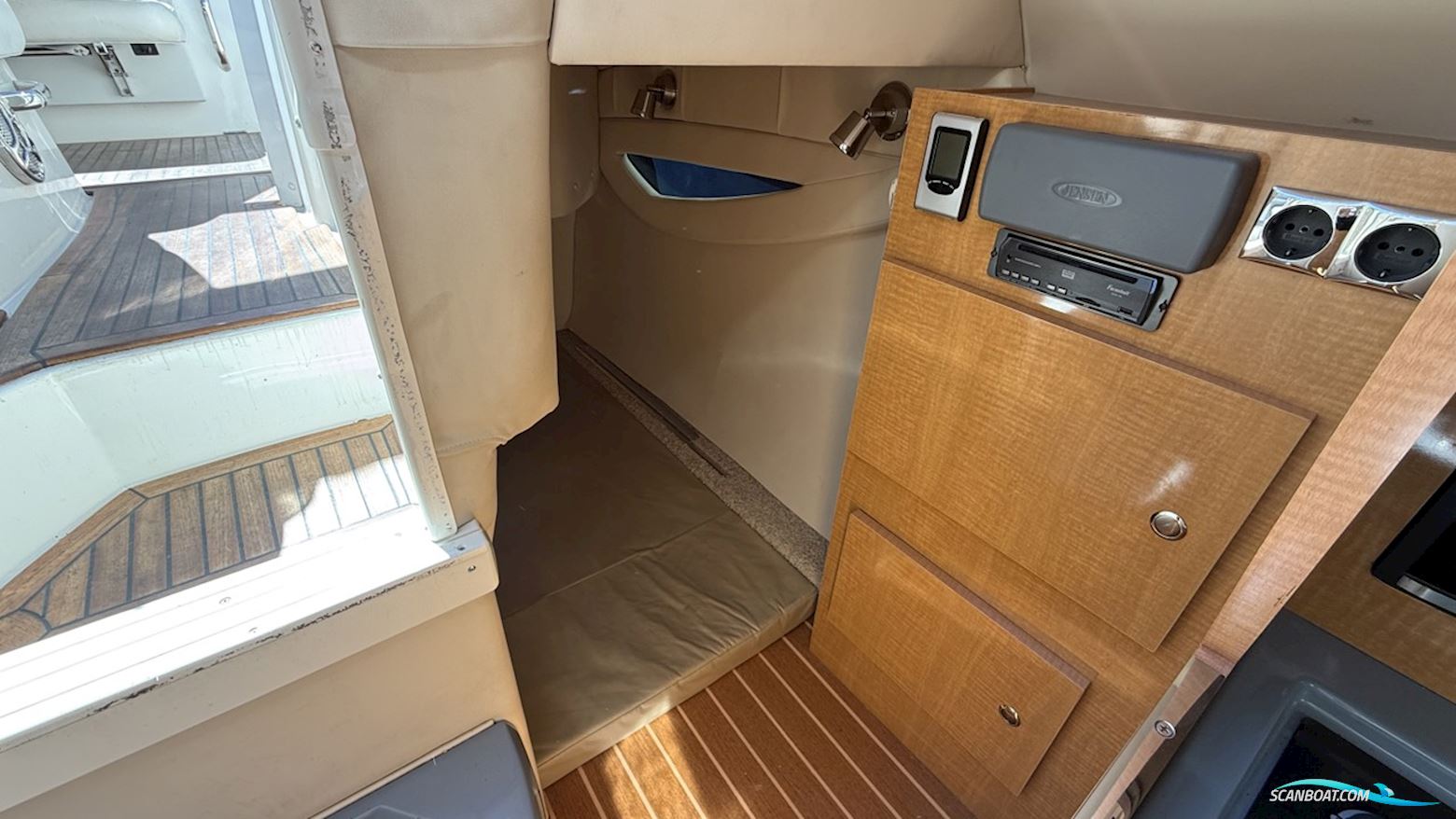 Larson Cabrio 777