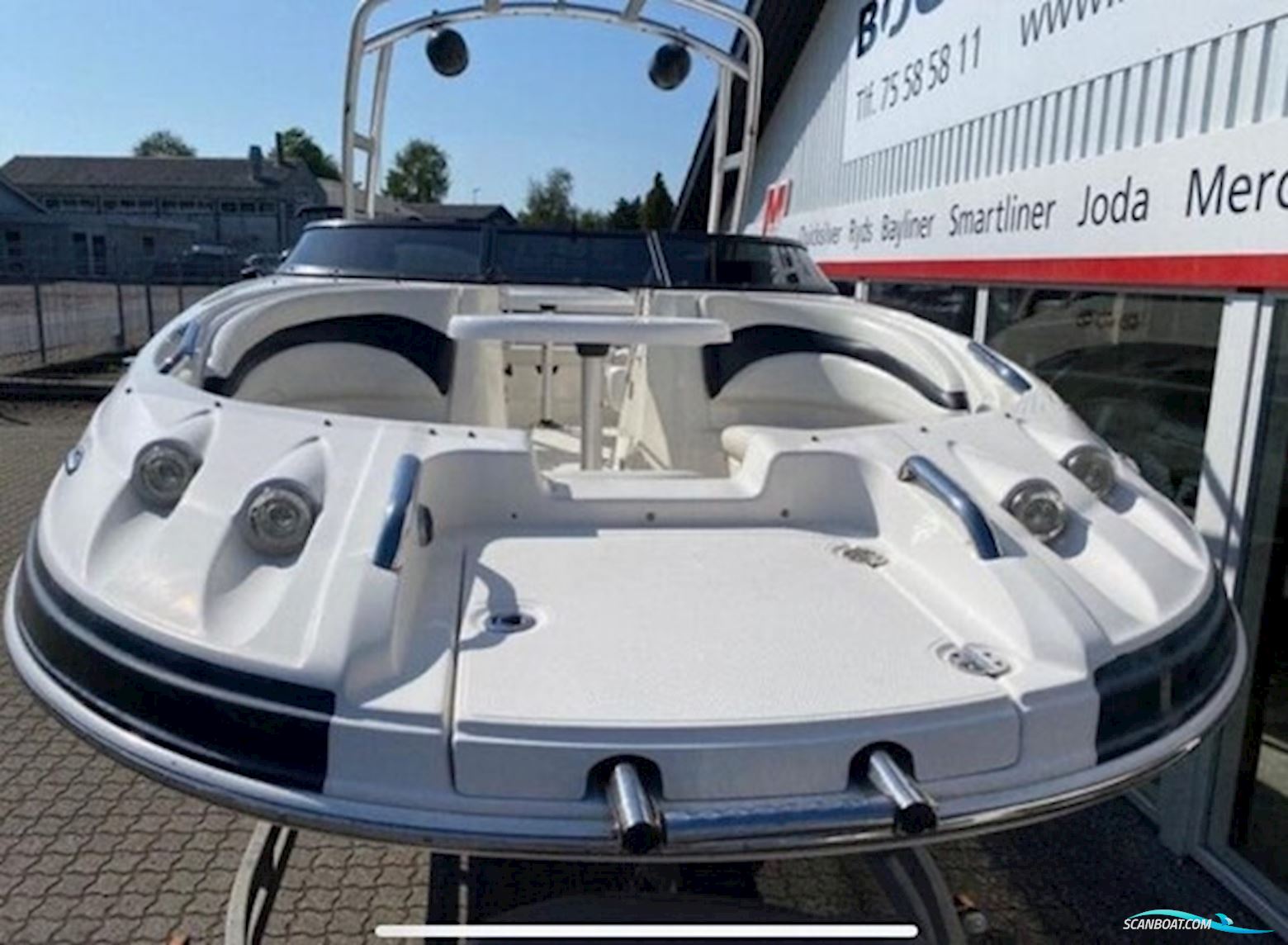 Larson Escape 234 med 260 hk Volvo Penta V8 i/o - Anvisningssalg