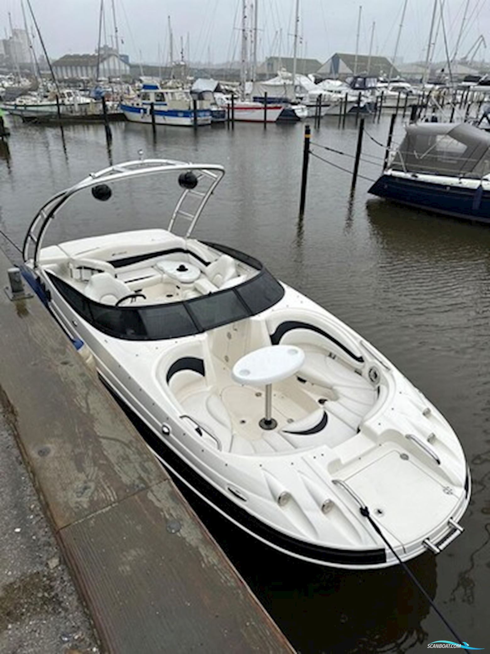 Larson Escape 234 med 260 hk Volvo Penta V8 i/o - Anvisningssalg