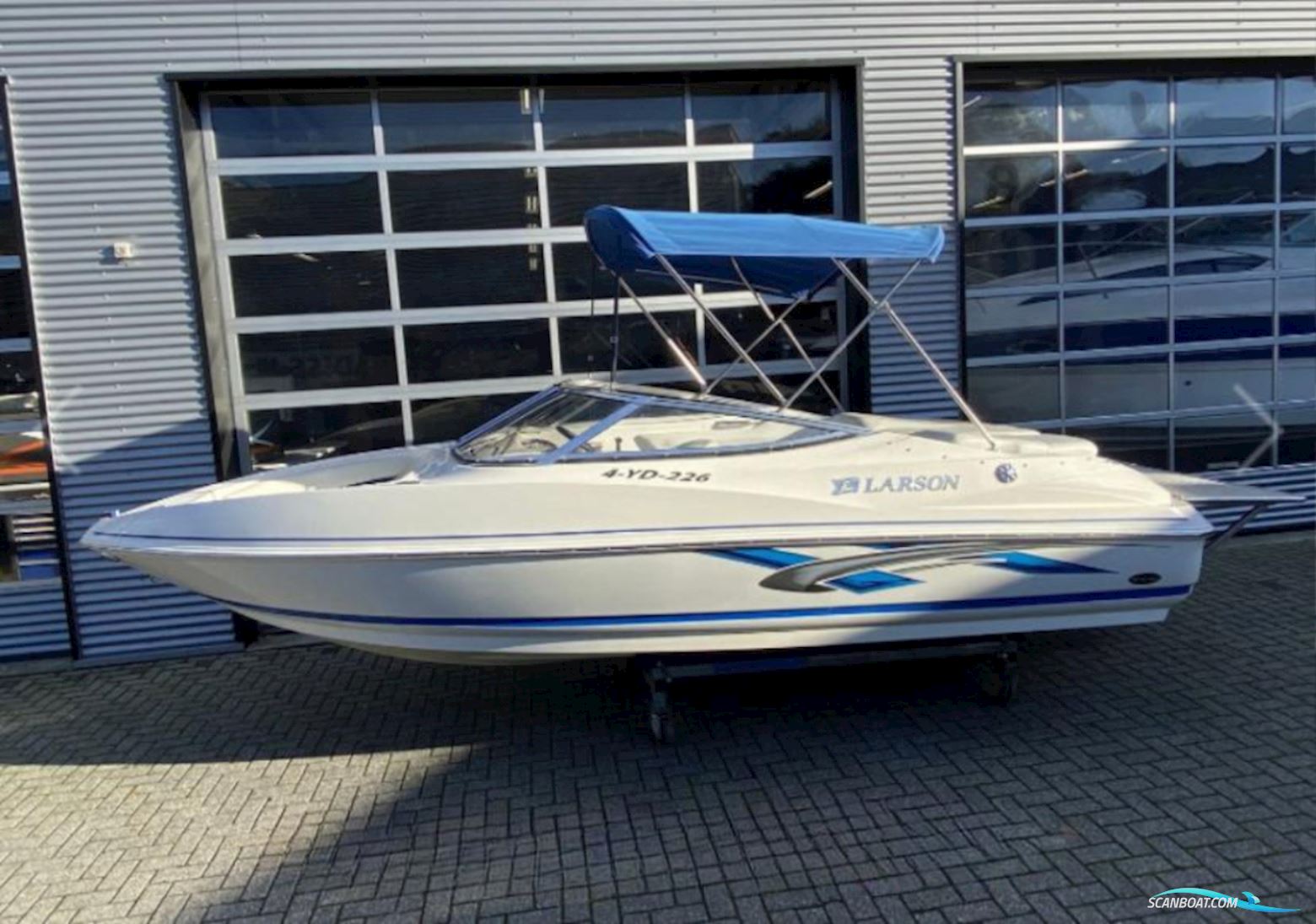 Larson Senza 186 Bowrider