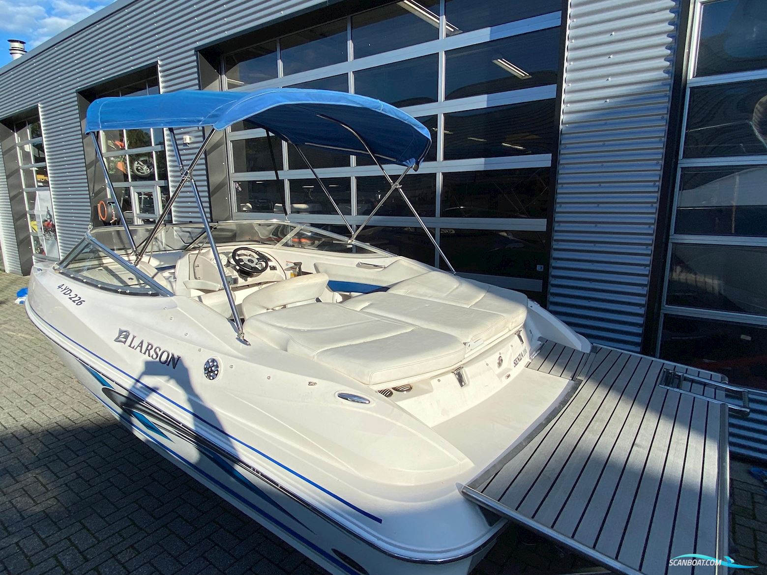 Larson Senza 186 Bowrider