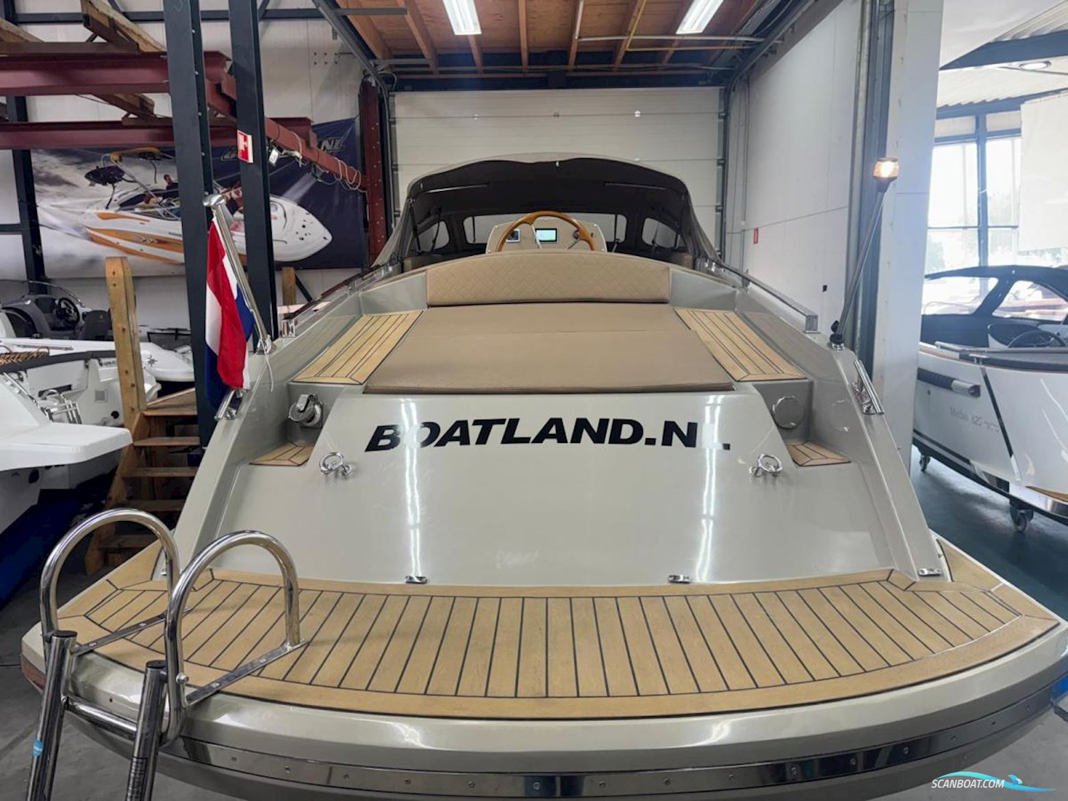 Lifestyle 818 Cabin Life-Style