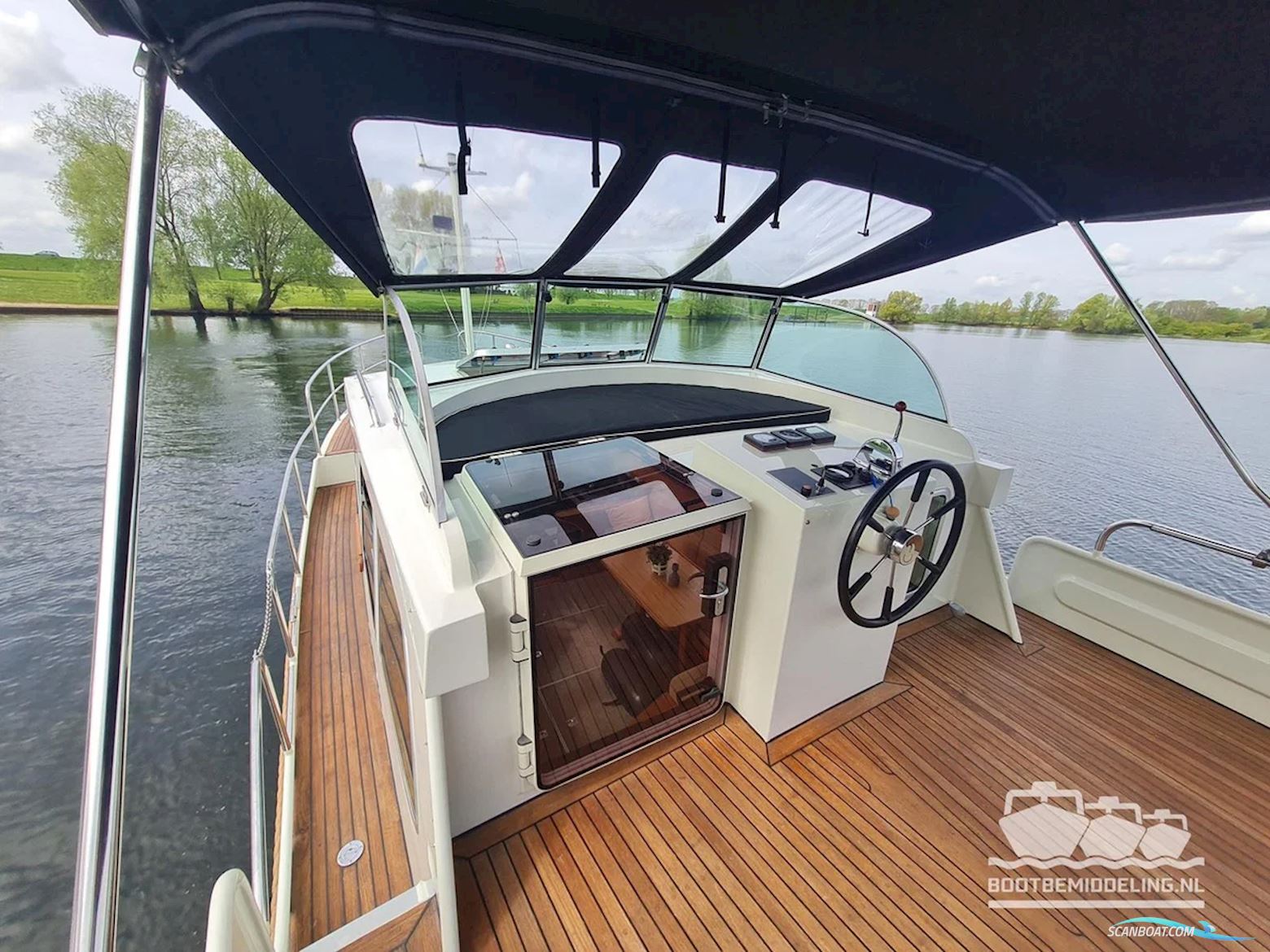 Linssen Dutch Sturdy 320 AC Royal