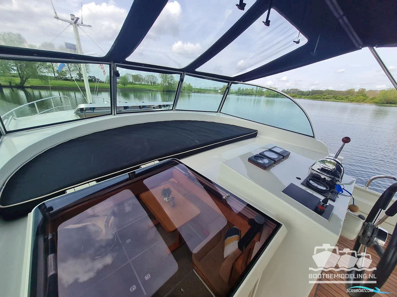 Linssen Dutch Sturdy 320 AC Royal