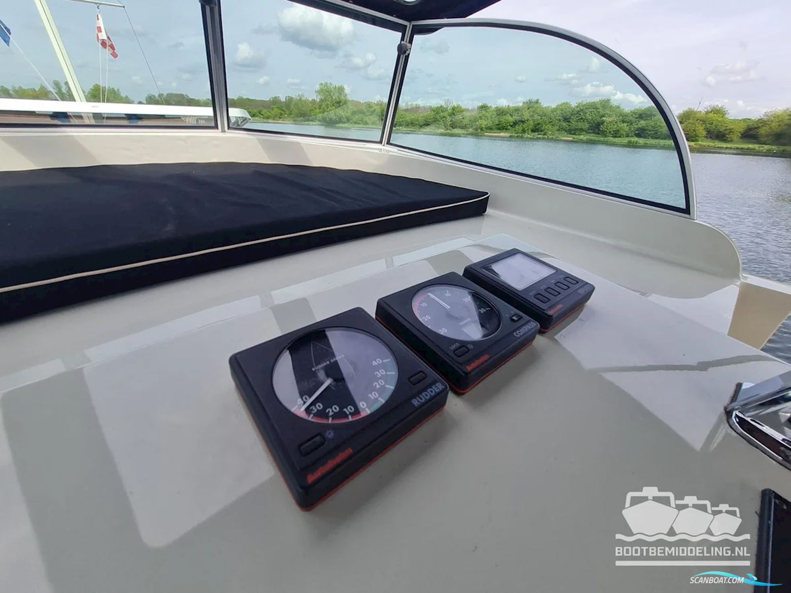 Linssen Dutch Sturdy 320 AC Royal