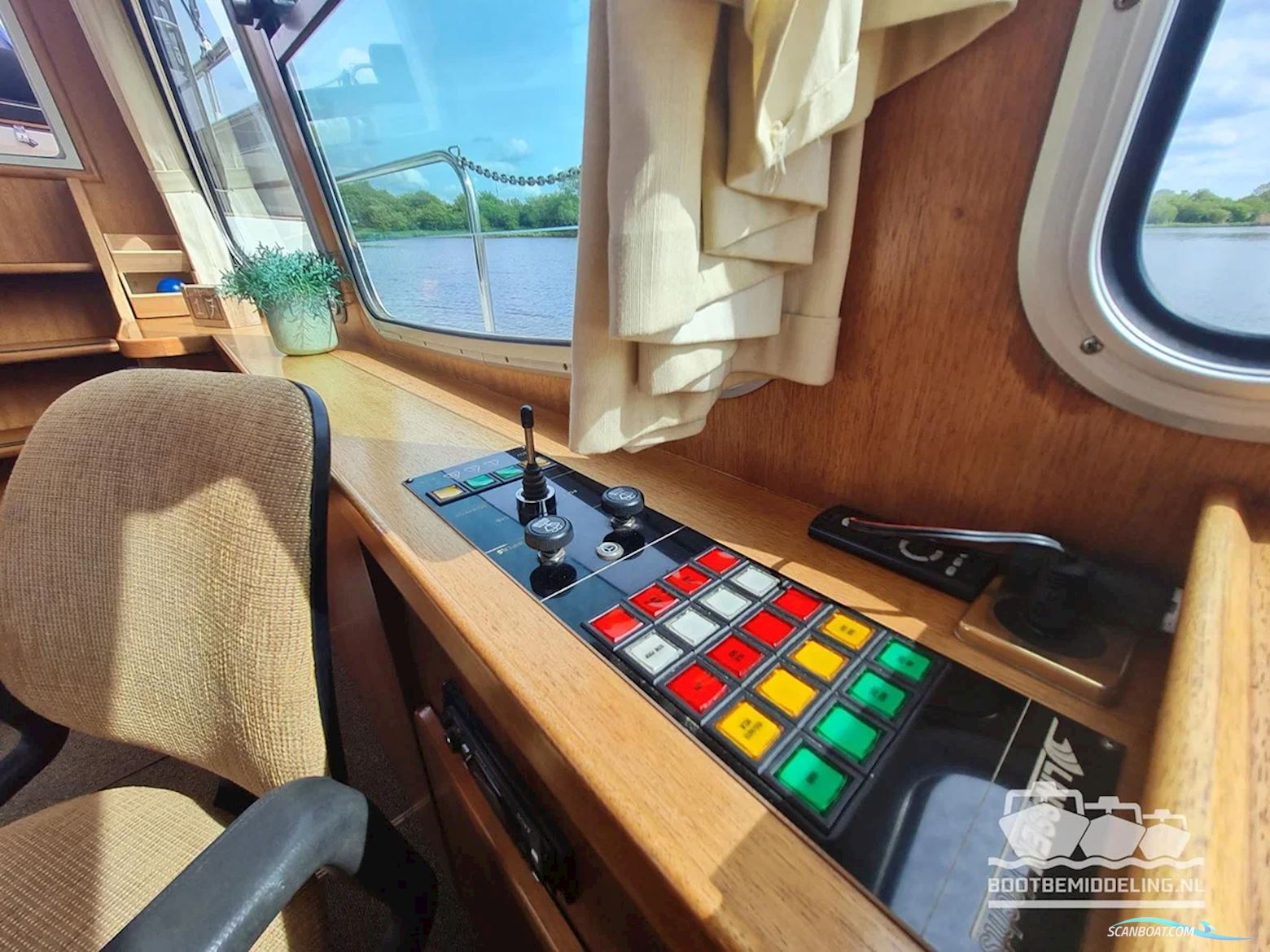 Linssen Dutch Sturdy 320 AC Royal