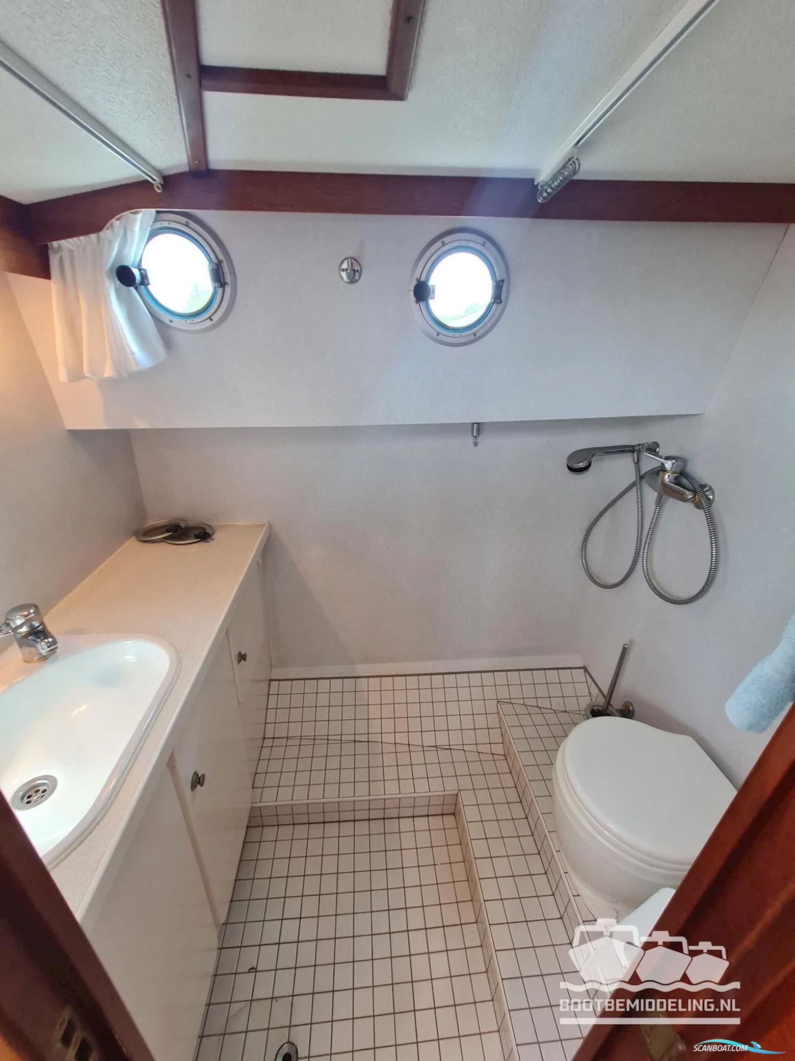 Linssen Dutch Sturdy 320 AC Royal