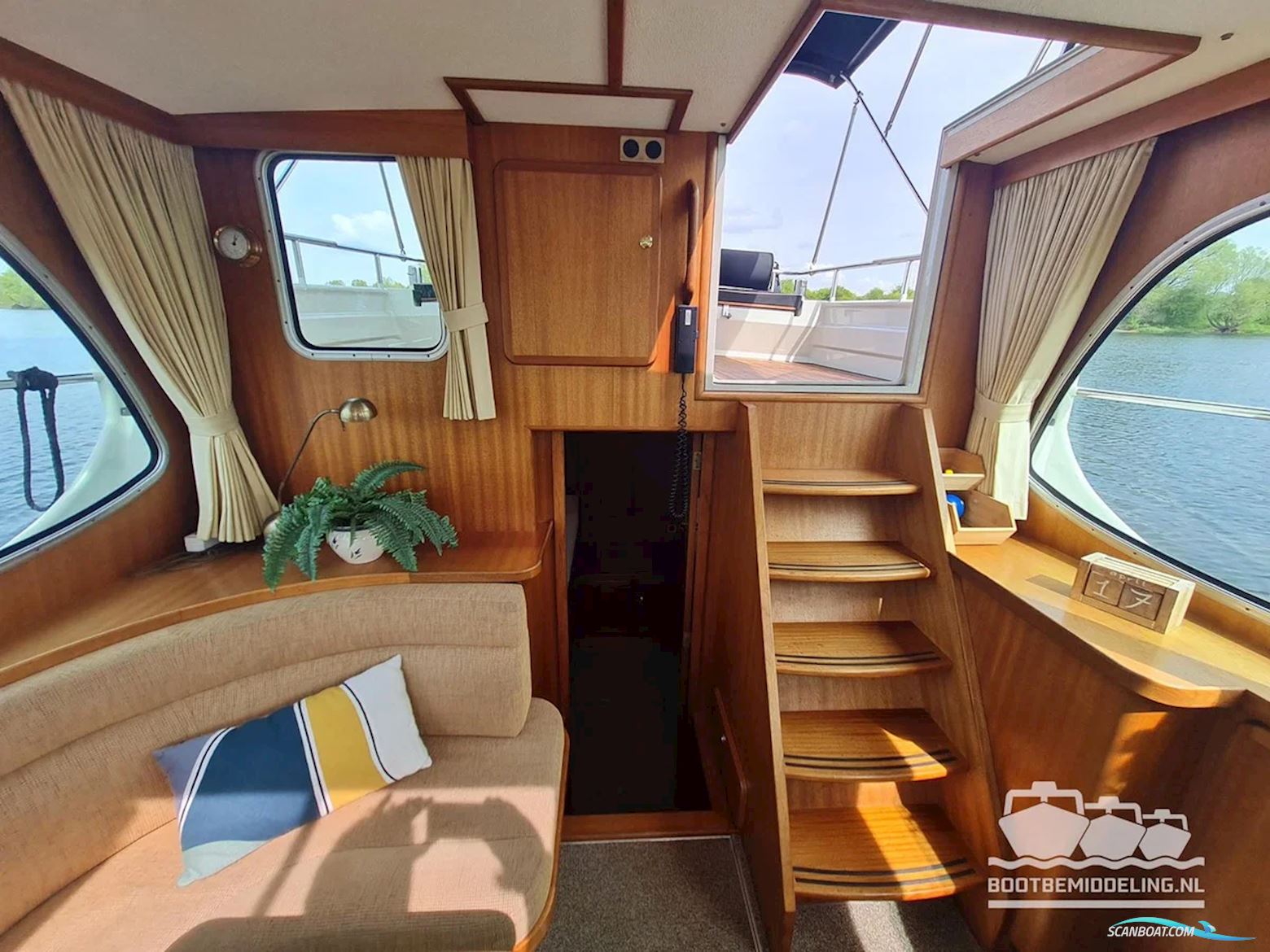 Linssen Dutch Sturdy 320 AC Royal