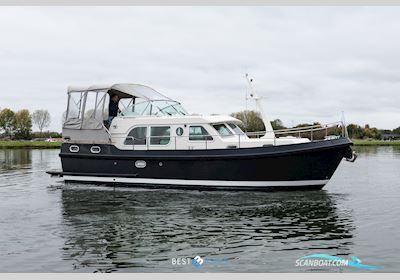 Linssen Grand Sturdy 34.9 AC Motorboot 2010, mit Volvo Penta is een Zweeds merk dat wereldwijd bekendstaat om betrouwbare en krachtige scheepsmotoren en aandrijfsystemen. Ze leveren zowel diesel- al motor, Niederlande