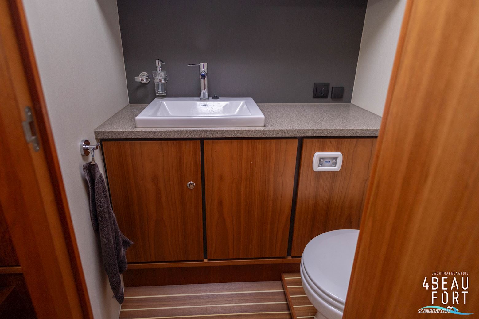 Linssen Grand Sturdy 470 Sedan Wheelhouse Longtop