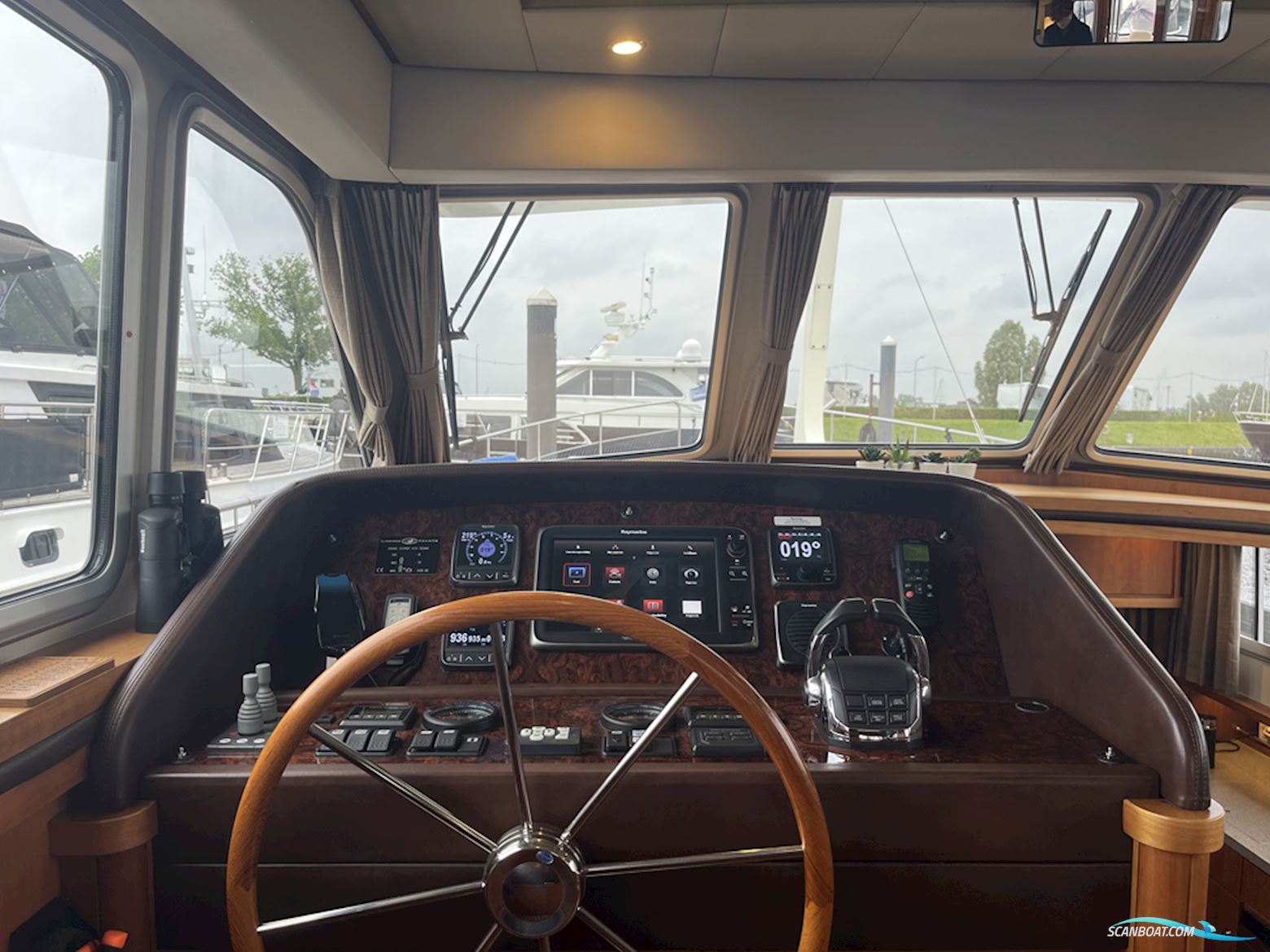 Linssen Grand Sturdy 470 Sedan Wheelhouse