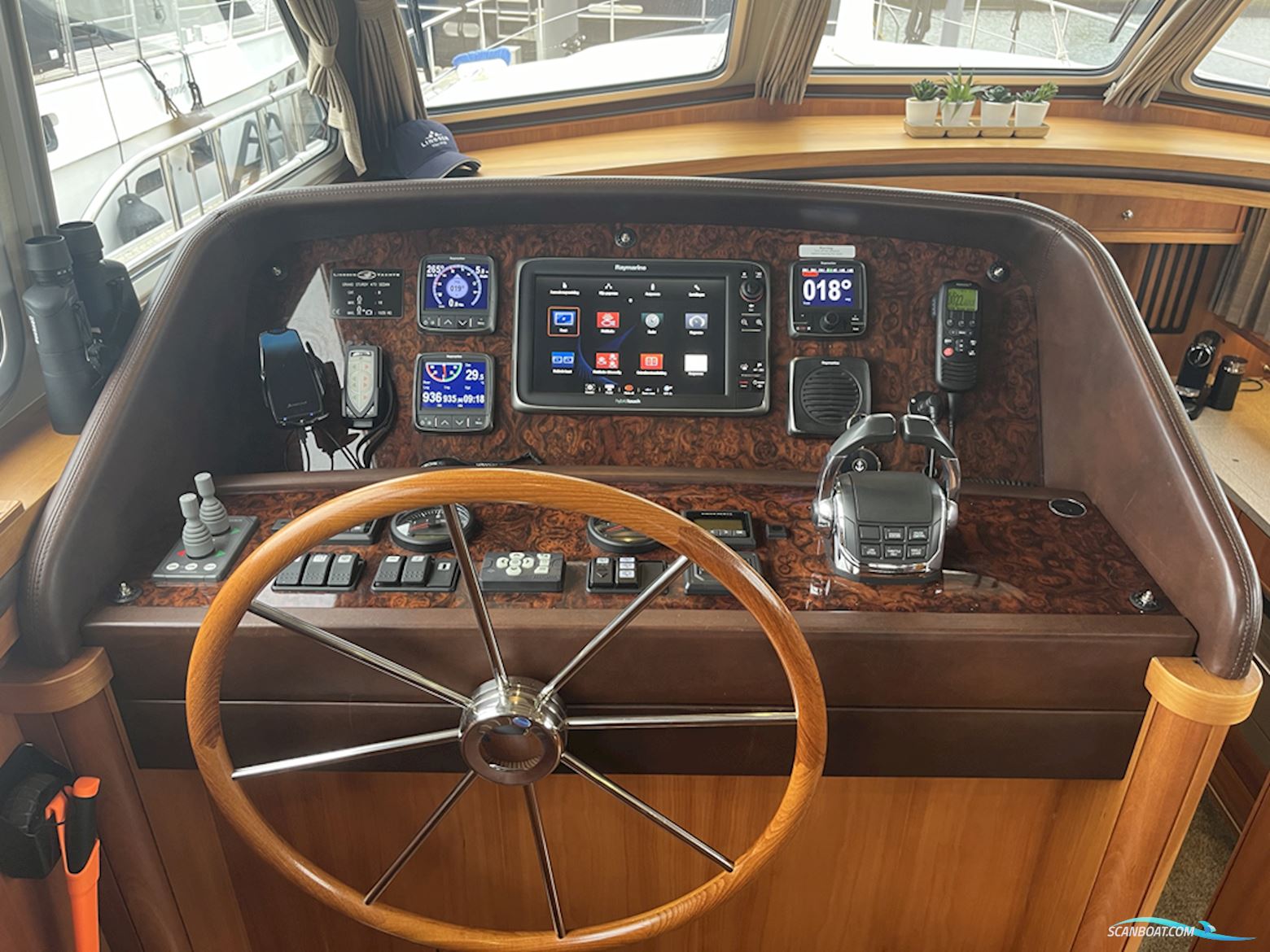 Linssen Grand Sturdy 470 Sedan Wheelhouse