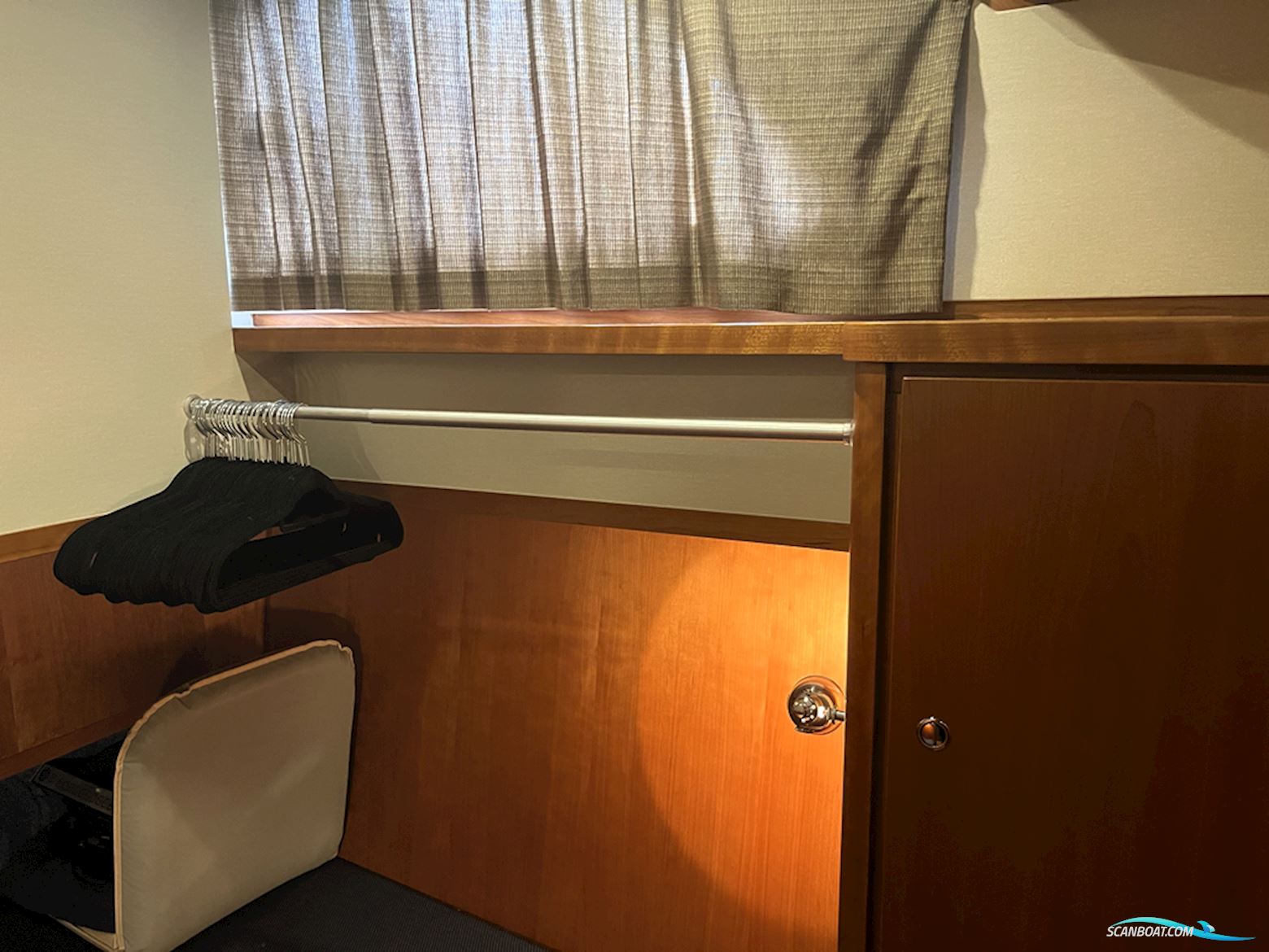 Linssen Grand Sturdy 470 Sedan Wheelhouse