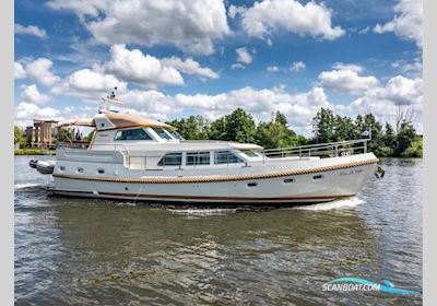 Linssen Grand Sturdy 500 Variotop Motorboot 2000, mit Volvo Penta is Een Toonaangevende Fabrikant Van Maritieme Aandrijfsystemen, Bekend om Hun Innovatieve Technologieën en Betrouwbare Dieselmotoren. Hun motor, Niederlande