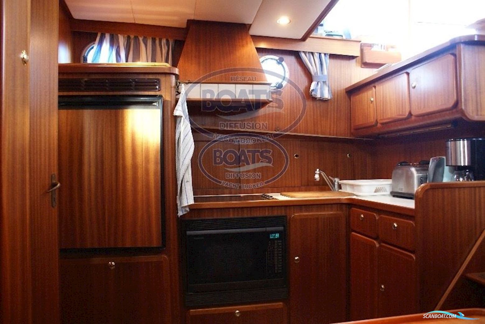 Linssen STURDY TWIN 40AC