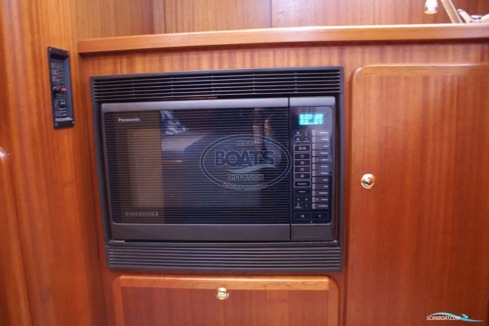 Linssen Sturdy Twin 40AC