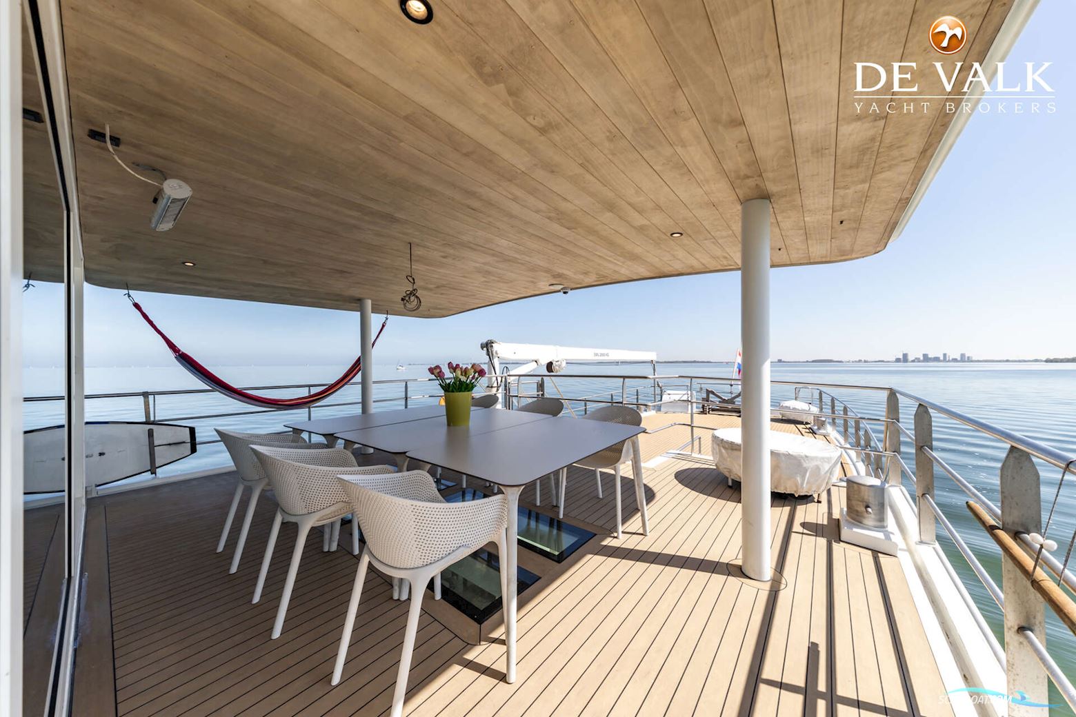 Live aboard MY With berth in Amsterdam