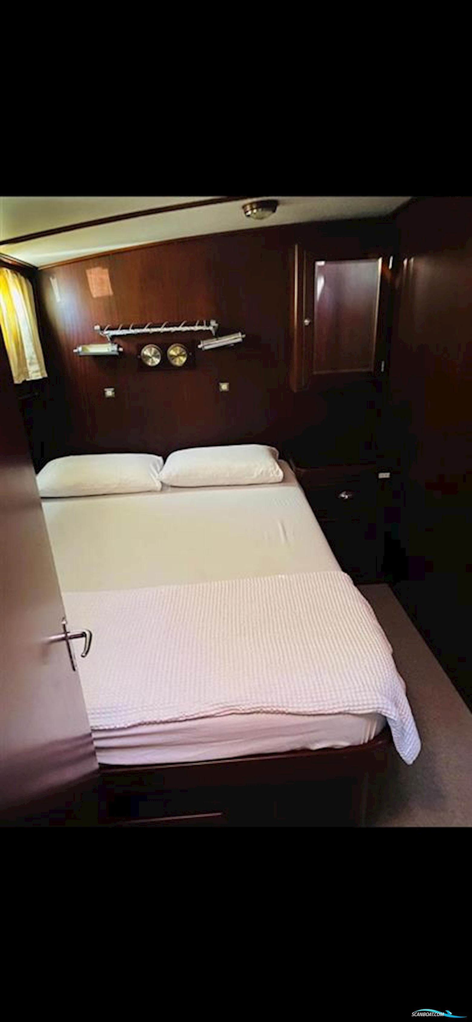 Lobster 46 Flybridge