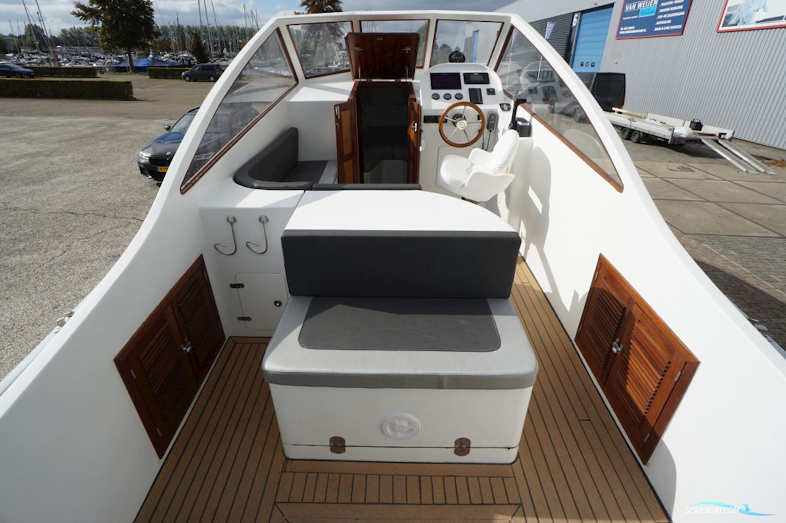 LOBSTER LB26 Classic Runabout