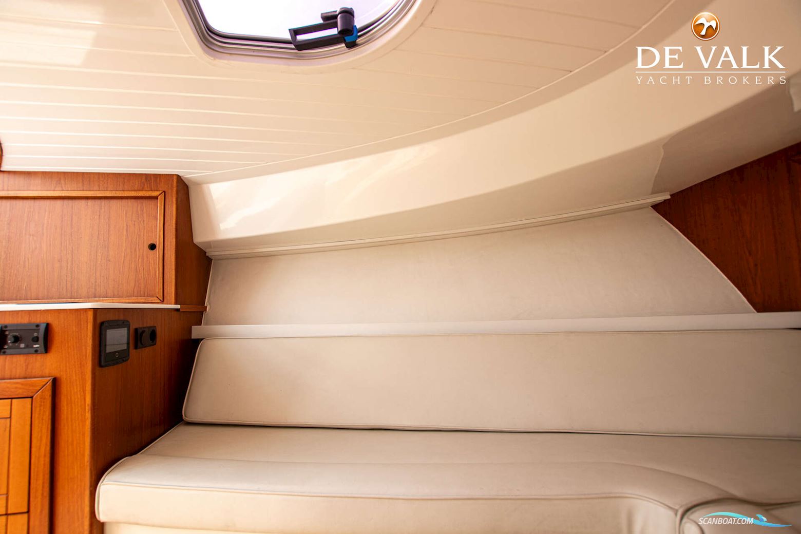 Long Island 33 Runabout