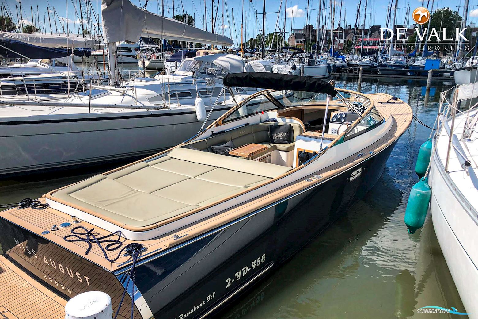 Long Island 33 Runabout