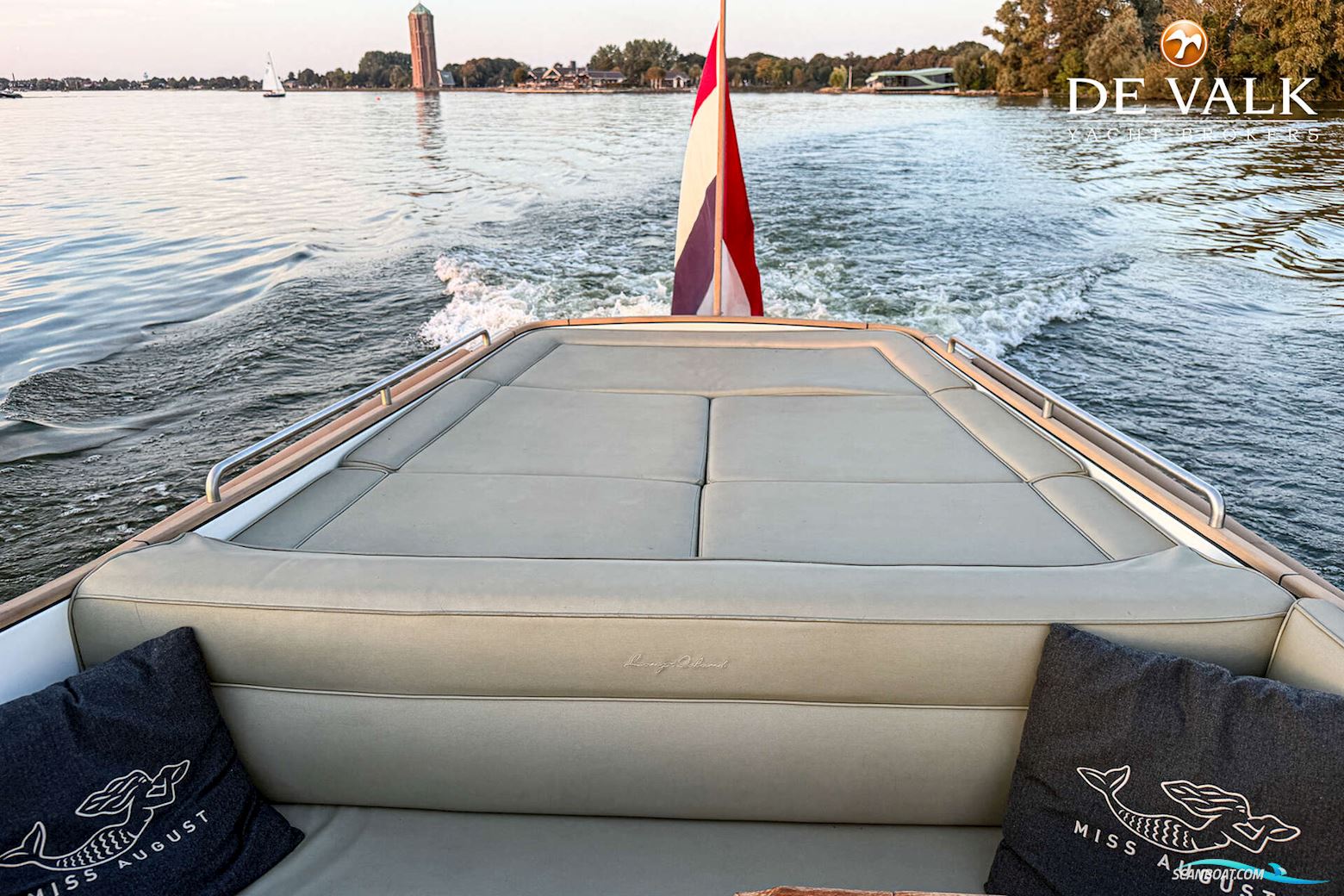 Long Island 33 Runabout