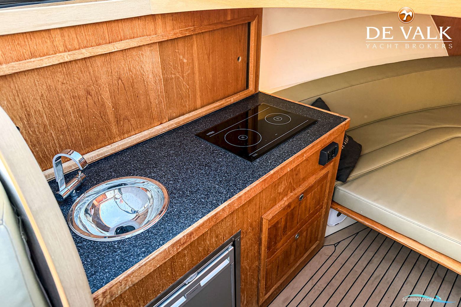 Long Island 33 Runabout