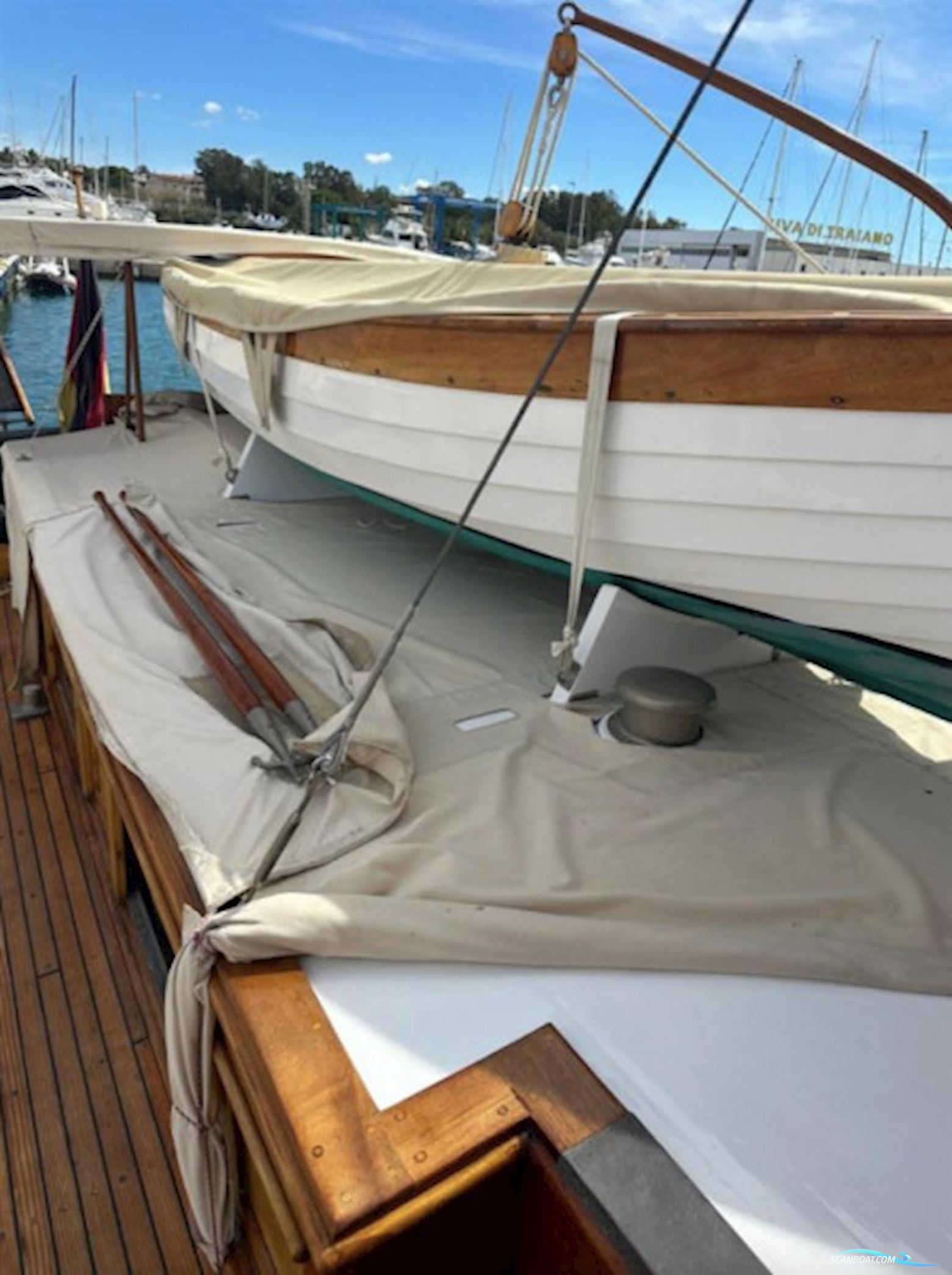 Long Island Express Cruiser