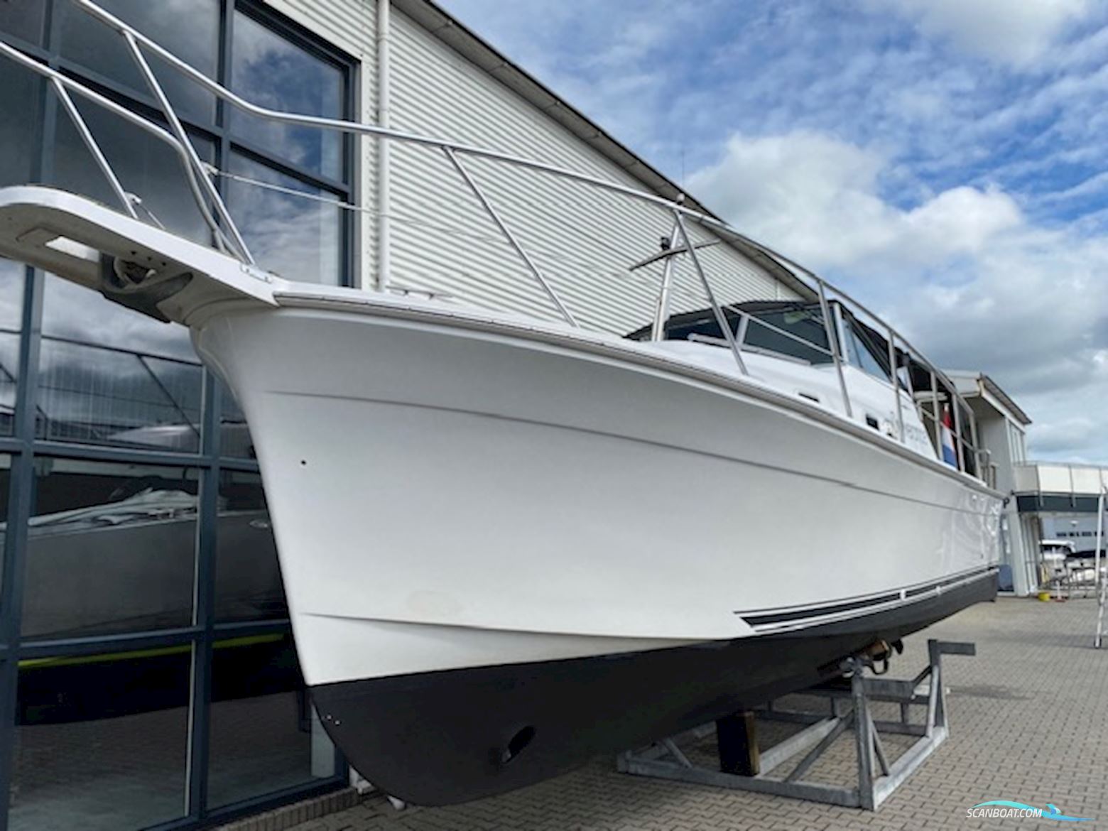 Luhrs  Mainship 30 Pilot