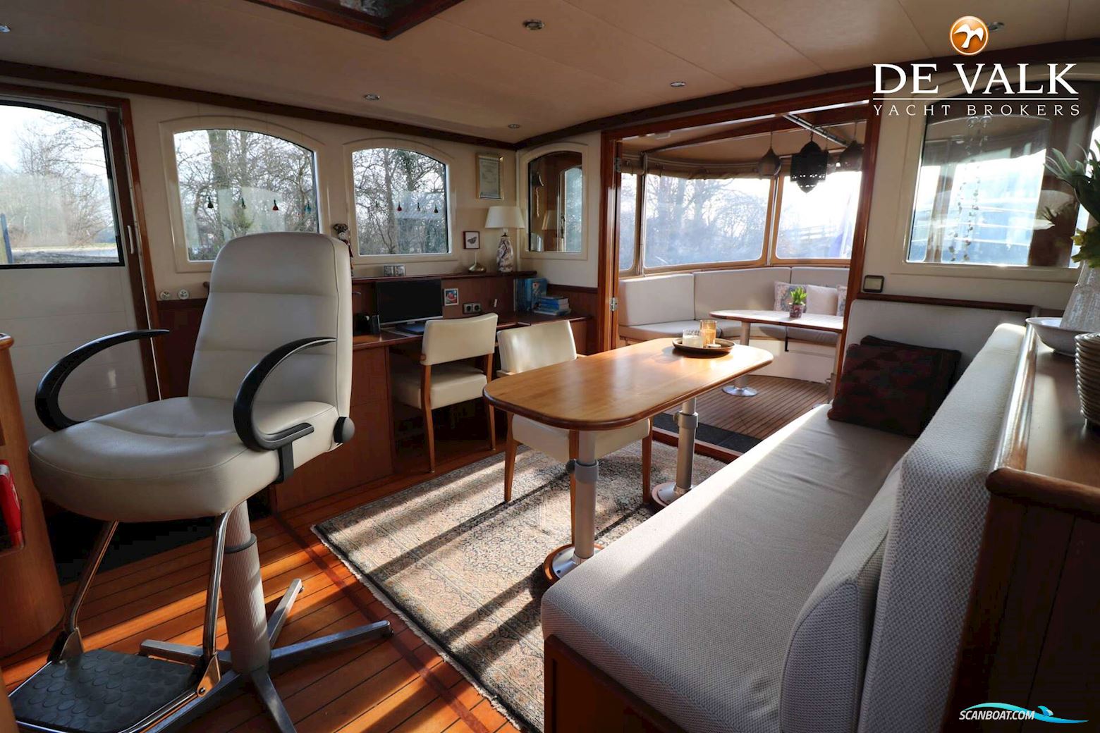 Luxe Motor 1900 Dutch Traveller